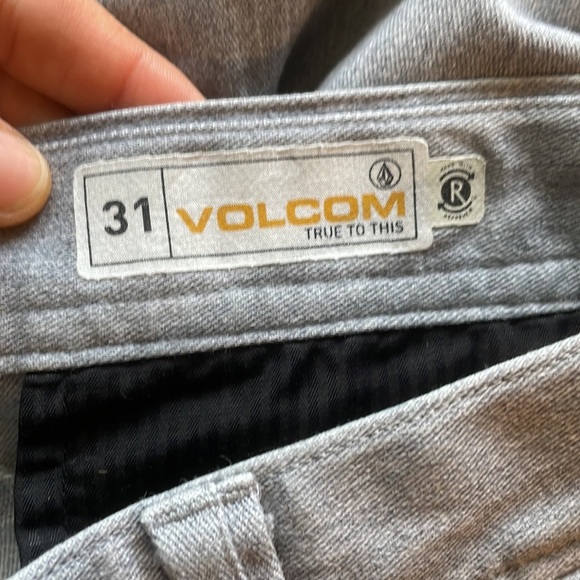 Mens Volcom grey shorts - Picture 3 of 4